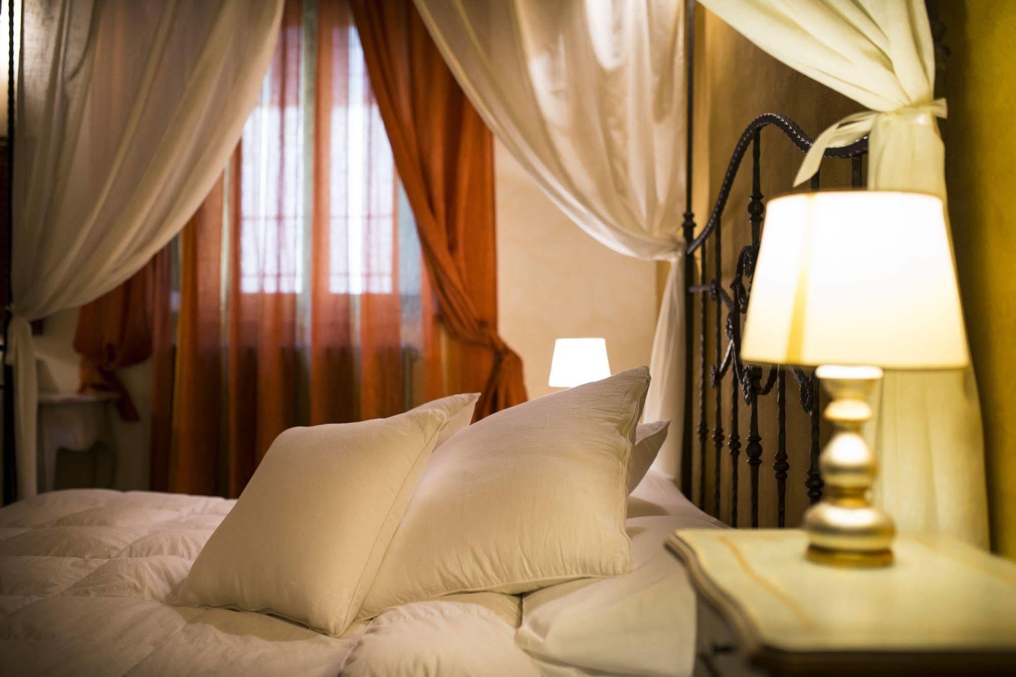 Borgo San Faustino Country Relais And Spa Morrano Exteriör bild